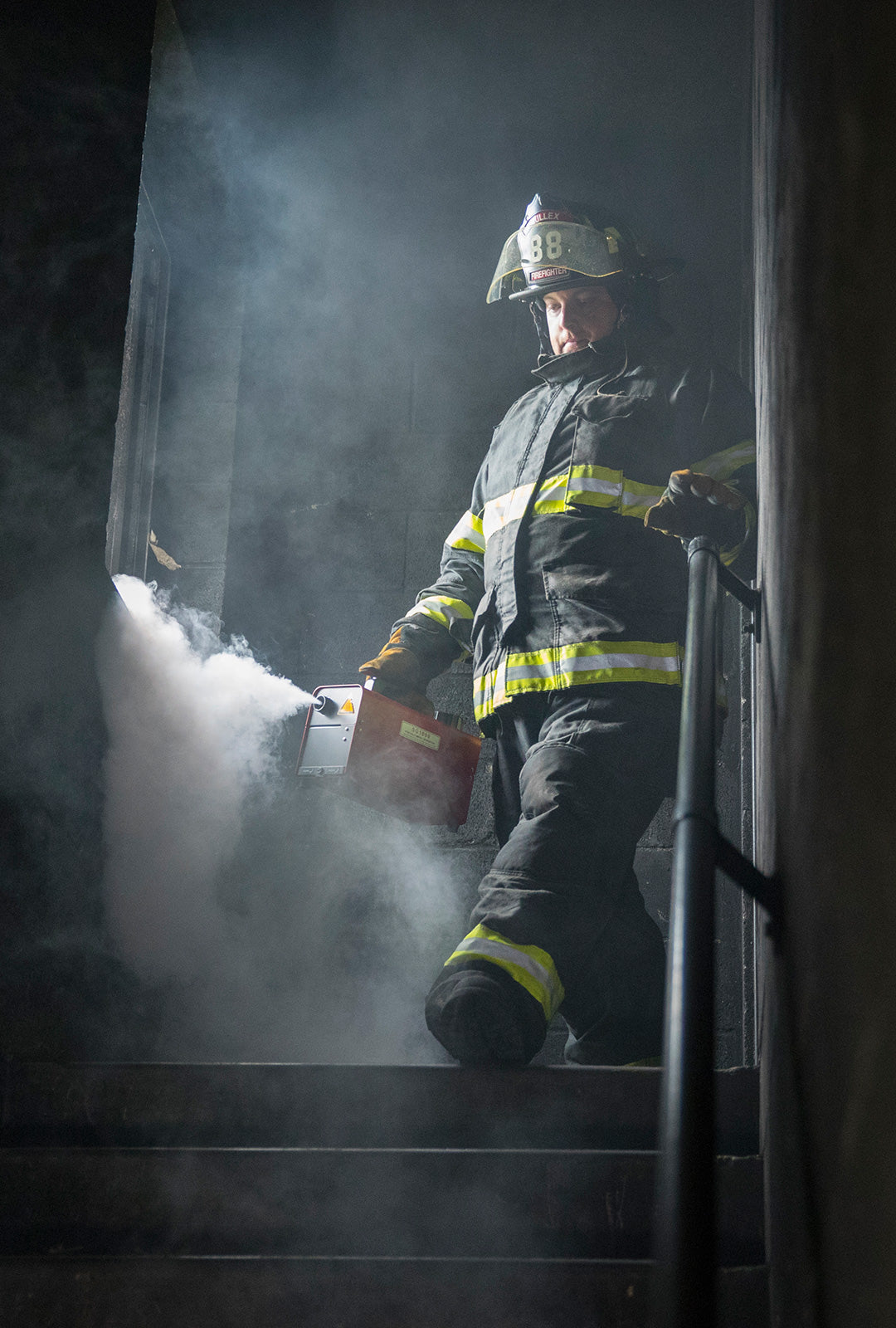 Fire Generator Smoke Generator 1000 | Cordless, Portable Smoke Training Tool | Global ...